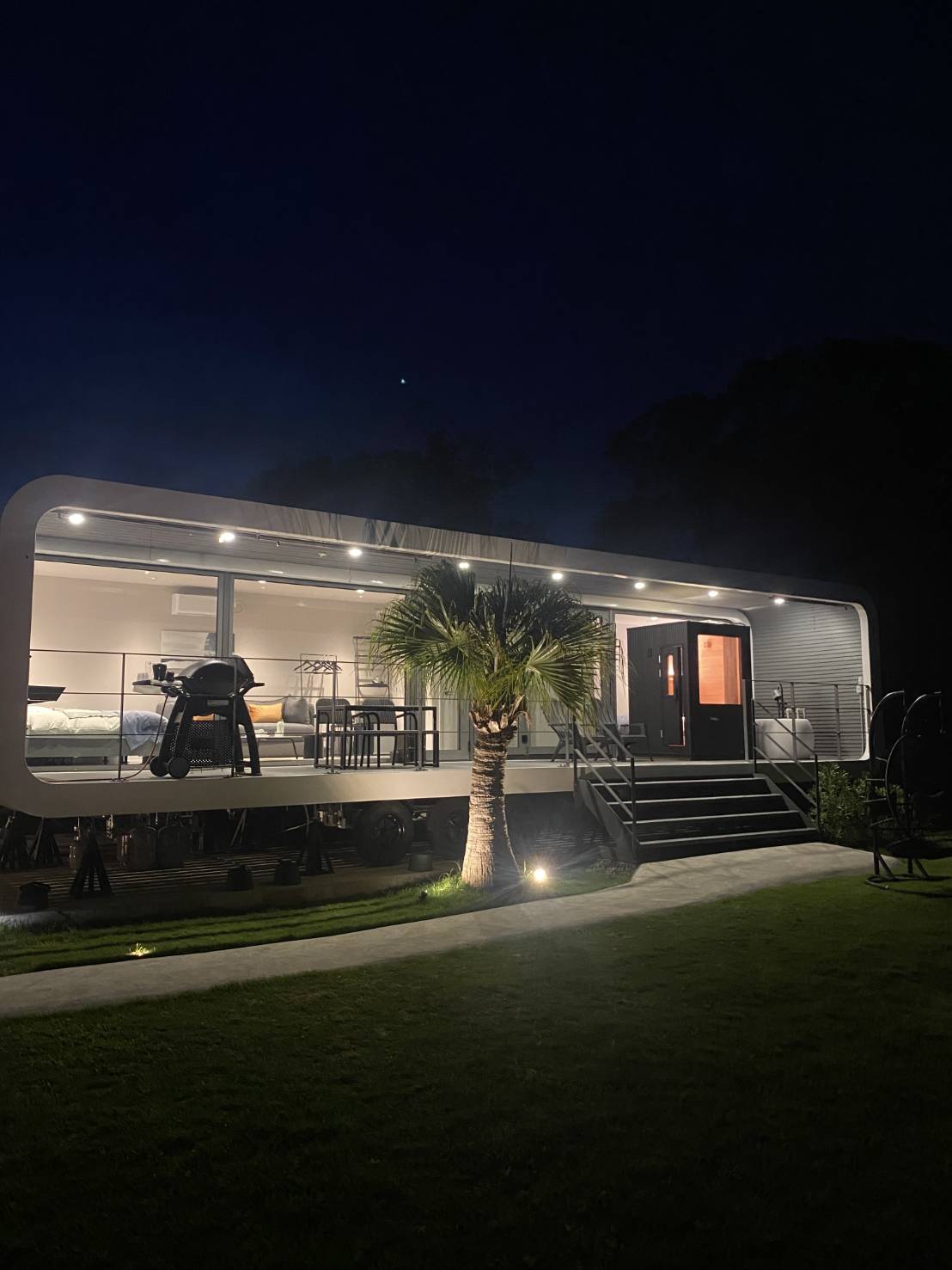 ロングトレーラー増設サウナ夜